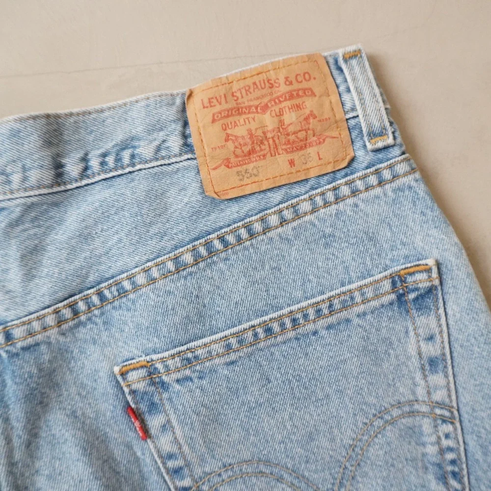 Vintage Levis 550 Relaxed Fit Shorts W36 Mens Light Wash Denim Stonewash 90s